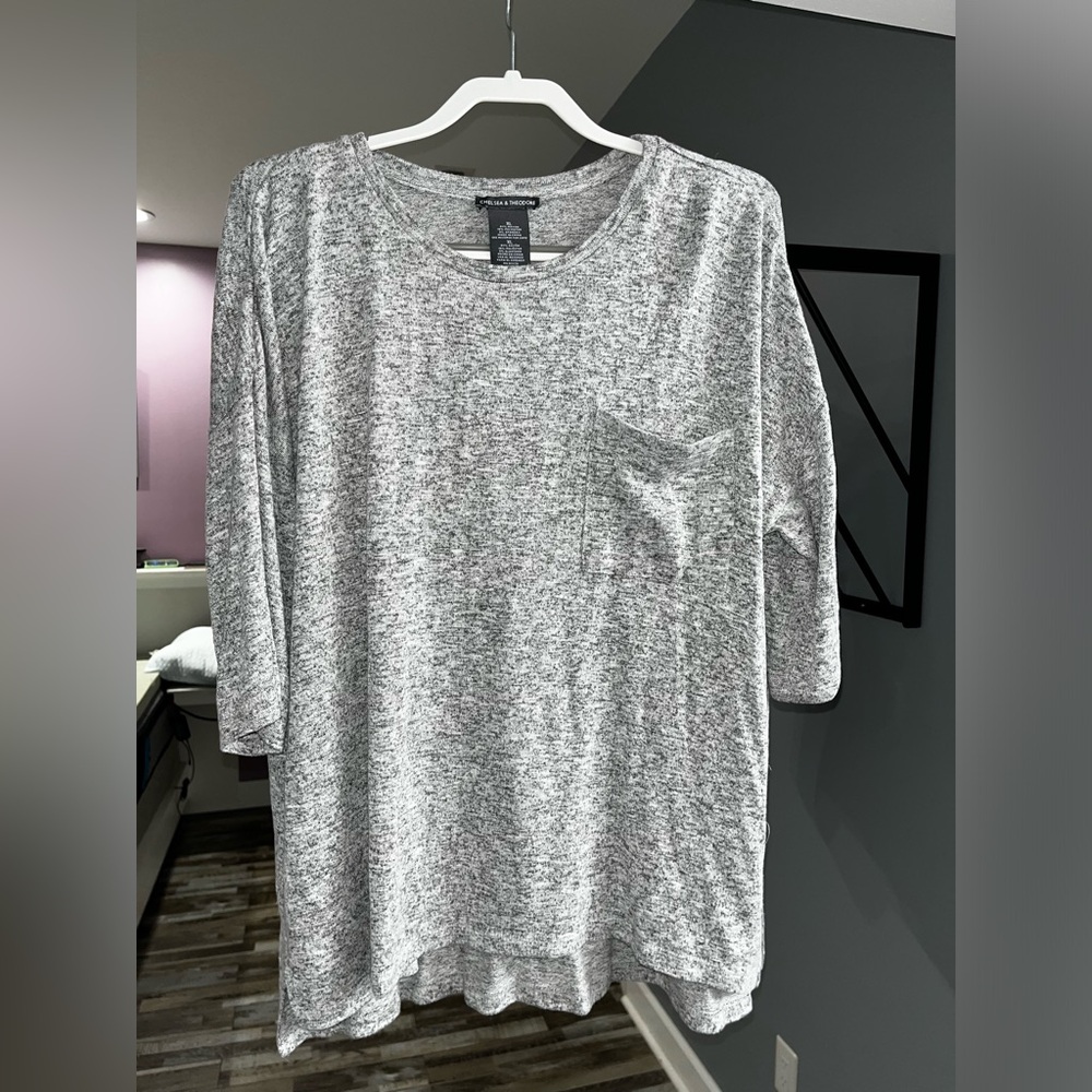 Chelsea & Theodore gray sweater XL